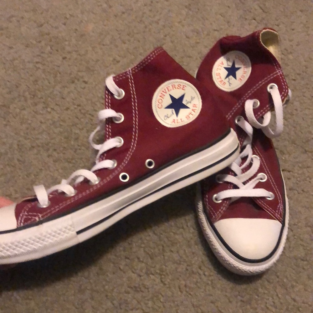 Women’s Converse- Maroon (size 8)